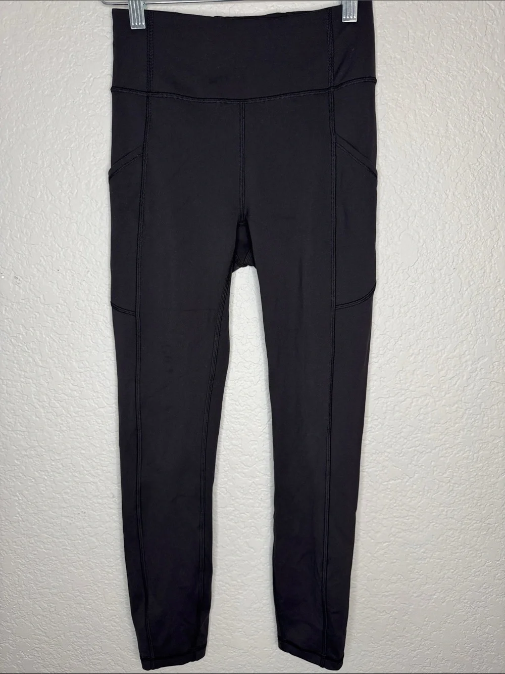 Lululemon Wunder Train w Pockets 25” inseam Black Size 4
